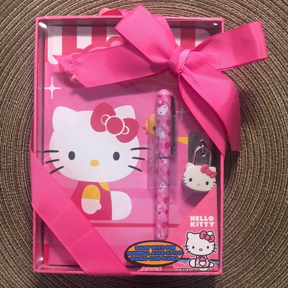 Hello Kitty Diary with Pen & Lock - Picture 1 of 5